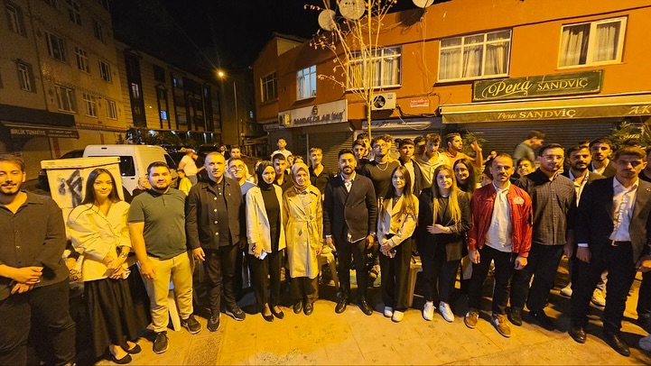 Beyoğlu’nda Söz Gençlerin