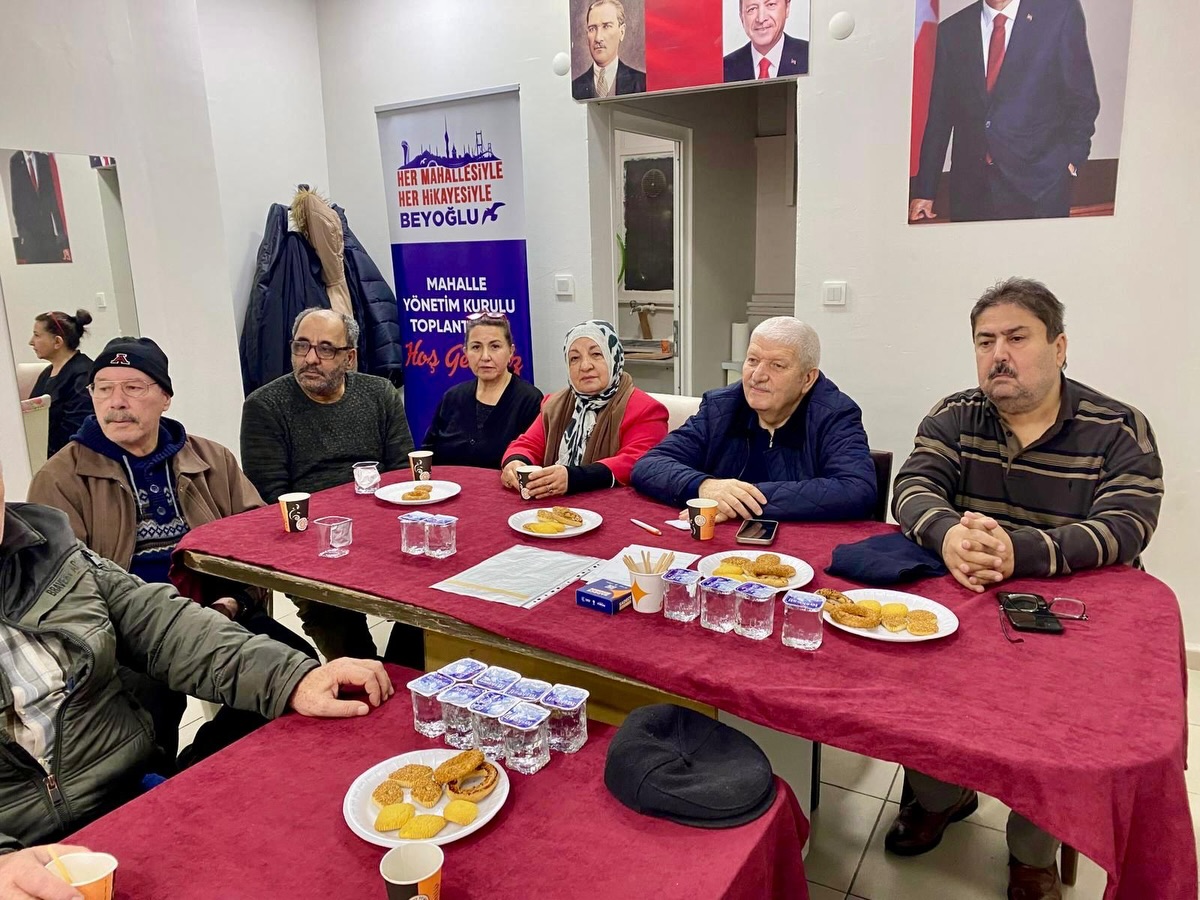 AK PARTİ BEYOĞLU AİLESİ YAŞLILARLA GÖNÜL KÖPRÜLERİ KURUYOR