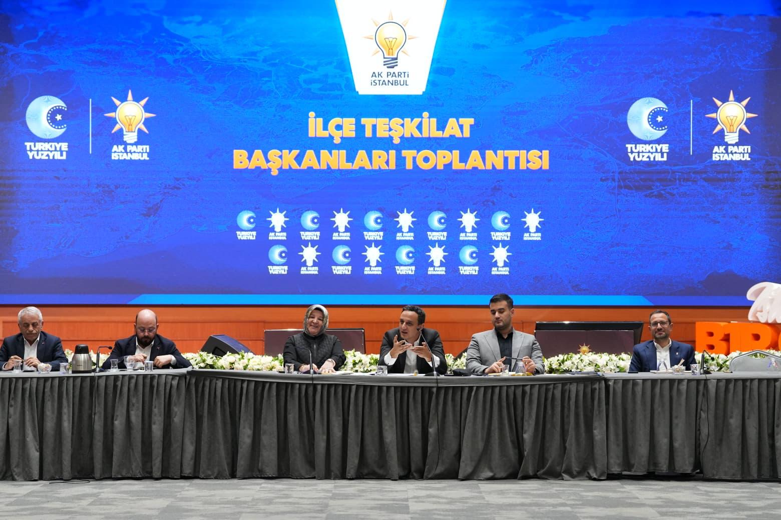 İSTANBUL İL BAŞKANLIĞI EV SAHİPLİĞİNDE İLÇE TEŞKİLAT BAŞKANLARI TOPLANTISI DÜZENLENDİ